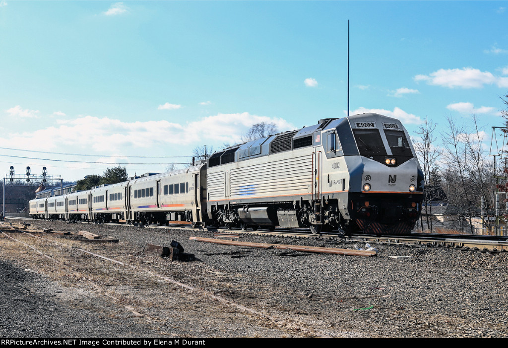 NJT 4002 on train 1109